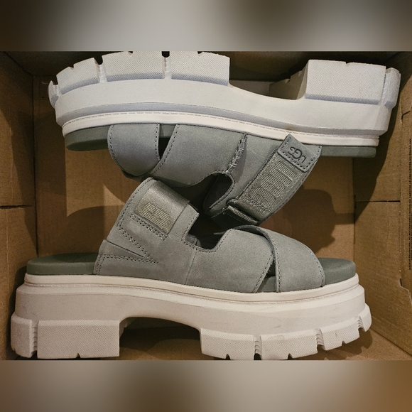 UGG Ashton slide - Picture 2 of 4